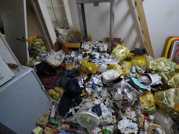 岡山市1ルームマンションの汚部屋