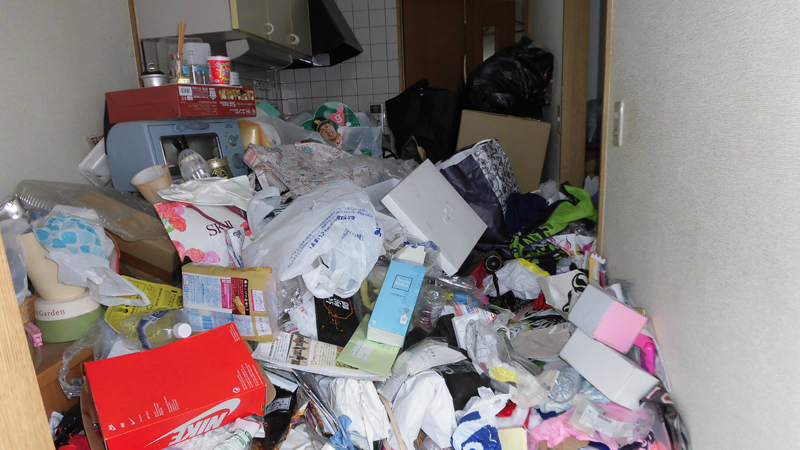 下松市ゴミ部屋作業前