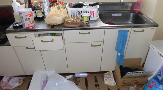 浜田市ゴミ部屋４